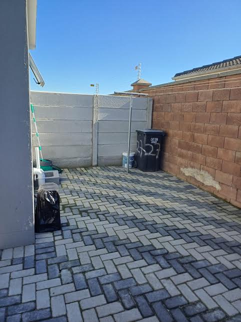 2 Bedroom Property for Sale in Sunbird Park Western Cape